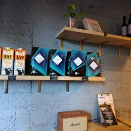 Tamp & Pull Espresso & Brew Bar, Budapest - Belső