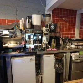 Tamp & Pull Espresso & Brew Bar, Budapest - Belső