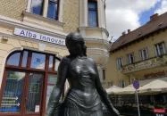 Táncosnő szobor Székesfehérvár