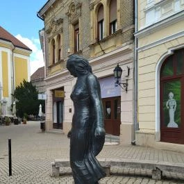 Táncosnő szobor Székesfehérvár - Egyéb