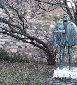 Táncsics Mihály szobor