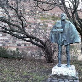 Táncsics Mihály szobor Budapest - Egyéb