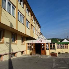 Tanne Hotel Budakeszi - Külső kép