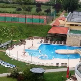 Hunguest Hotel Pelion Tapolca - Medence/kert