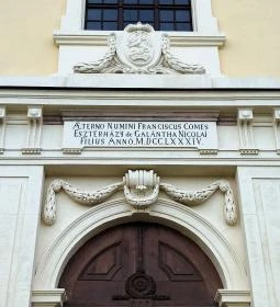 Tatai Szent Kereszt felmagasztalása katolikus templom