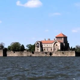 Tatai vár Tata - Külső kép