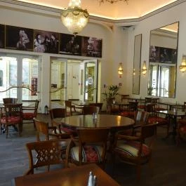 Teátrum Café & Bistro Budapest - Belső