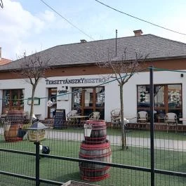 Tersztyánszky Bisztró, Csákvár - Külső kép