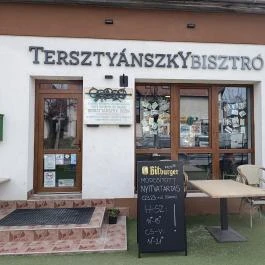 Tersztyánszky Bisztró, Csákvár - Külső kép