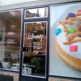 The Donut Library - Karinthy Frigyes út, Budapest - Külső kép