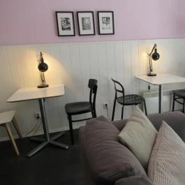 The Donut Library - Karinthy Frigyes út, Budapest - Belső