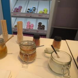 The Donut Library - Karinthy Frigyes út, Budapest - Belső