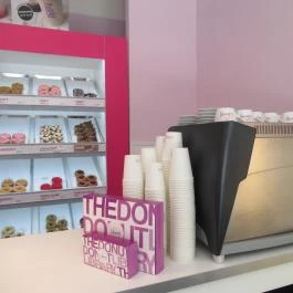 The Donut Library - Karinthy Frigyes út, Budapest - Belső