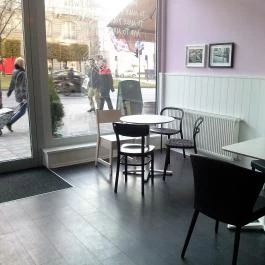 The Donut Library - Károly körút Budapest - Belső