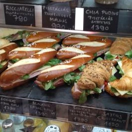 The Monkey Cup Budapest - Étel/ital