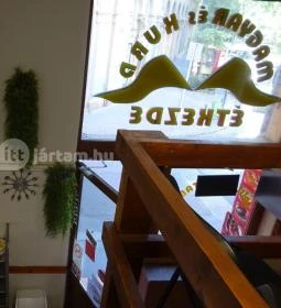 Namgyal Momo Tibeti Étkezde & Teázó