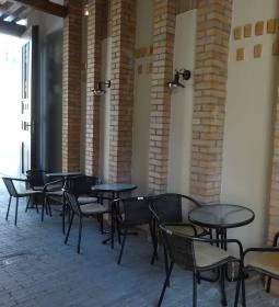 Tokaji Kávépörkölő Manufaktúra