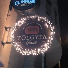 Tölgyfa Hordó Whiskey Pub Budapest - Külső kép