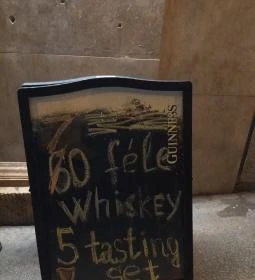 Tölgyfa Hordó Whiskey Pub