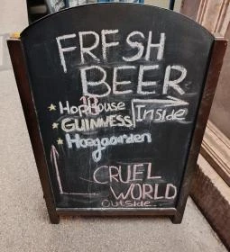 Tölgyfa Hordó Whiskey Pub