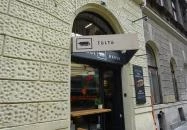 TöLTő Bar & Grill Budapest