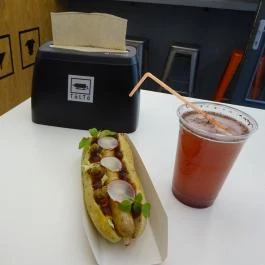 TöLTő Bar & Grill Budapest - Étel/ital