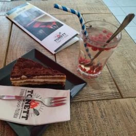 Tonett Pub Étterem & Pizzéria Budapest - Étel/ital