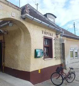 Töpike Bár