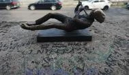Török Ádám miniszobor Budapest - Külső kép