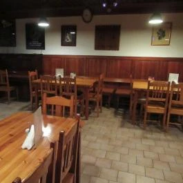 Tóth Kocsma, Budapest - Belső