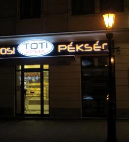 Toti Albán Pékség