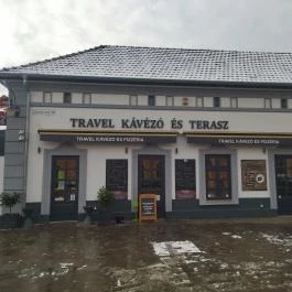 Travel Kávézó Vác - Külső kép