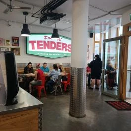 TRAVIS TENDERS Budapest - Belső