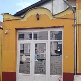 Trió Cukrászda Cegléd - Külső kép