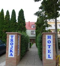 Trojka Hotel