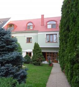 Trojka Hotel