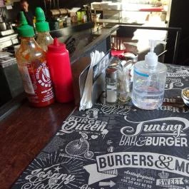 Tuning Bar & Burger Budapest - Belső