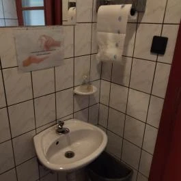 Turul söröző Monor - Mosdó