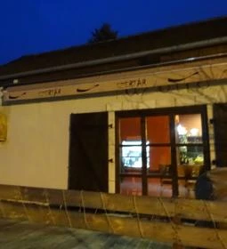 Szertár étterem és kávézó