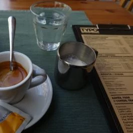 Typo Bar Budapest - Étel/ital