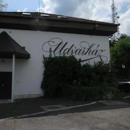 Udvarház Étterem Budapest - Külső kép