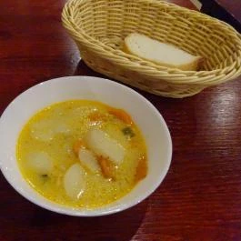 Új-Házi Vendéglő Budapest - Étel/ital