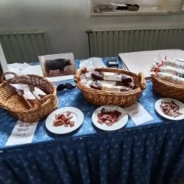 Új Tanyacsárda Étterem Lajosmizse - Étel/ital