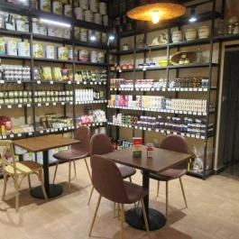 Ultramarinos Martinez Budapest - Belső