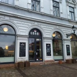 Umami - Vác, Vác - Külső kép