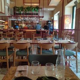 Uno Mas Tapas Bar Budapest - Belső