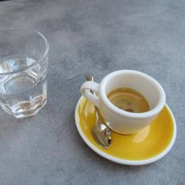 Urban Coffee Budapest - Étel/ital