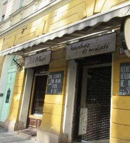 Úri Muri Kávéház & Mulató