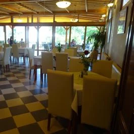 Üvegház Étterem Sződliget - Belső