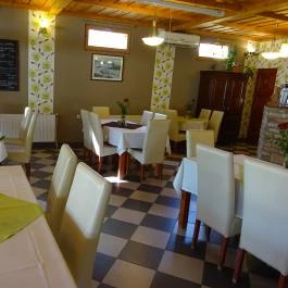 Üvegház Étterem Sződliget - Belső